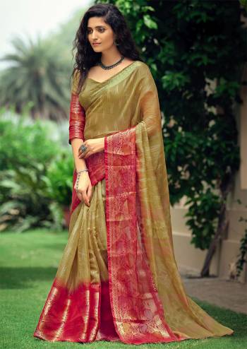 Grab These Pretty Colored Saree Fabricated On Handloom Cotton Saree And Blouse Beautified With Wevon,Designer Printed.