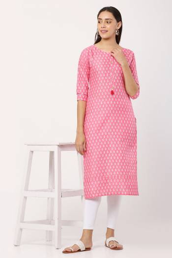 Here Is Very Pretty Designer Printed Long Kurti,This Pretty Kurti Is Fabricated On Cotton Based Come With All Regular SIze.BuyThese Collection Now