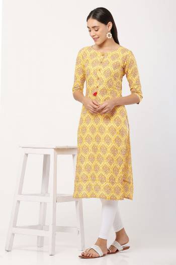 Here Is Very Pretty Designer Printed Long Kurti,This Pretty Kurti Is Fabricated On Cotton Based Come With All Regular SIze.BuyThese Collection Now