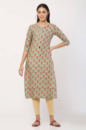 Here Is Very Pretty Designer Printed Long Kurti,This Pretty Kurti Is Fabricated On Cotton Based Come With All Regular SIze.BuyThese Collection Now