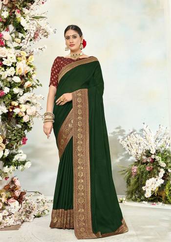 Buy These Beautifull Saree Pretty Color Paired With Contrast Blouse.This Saree?And Blouse Are Silk Blend Based Fabric With Weaving Jacquard Border Blouse.