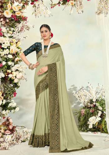 Buy These Beautifull Saree Pretty Color Paired With Contrast Blouse.This Saree?And Blouse Are Silk Blend Based Fabric With Weaving Jacquard Border Blouse.