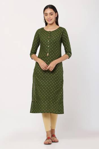 Here Is A Very Pretty Readymade Kurti In Beautifull Color Fabricated On Cotton Blend.?It Is Beautified With Designer Foil Printed And Available In All Regular Sizes