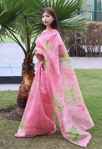 Buy These Beautifull Saree Pretty Color Paired With Matching Blouse.This Saree?is Fabricated on Organza Silk Pair With Banglori Silk Blouse And Beautified With Designer Floral Printed