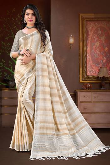 Here Is A Beautiful Digital Print Linen Fabricated Saree And Blouse.This Saree And Blouse Are Beautified With Wevon Designer.Buy This Pretty Saree Now