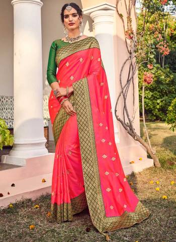 Grab These Lovely Saree In Pretty Colored Pair With Contrast Blouse.Saree And Blouse Are Fabricated On Silk Based Beautified With Jari Embroidery