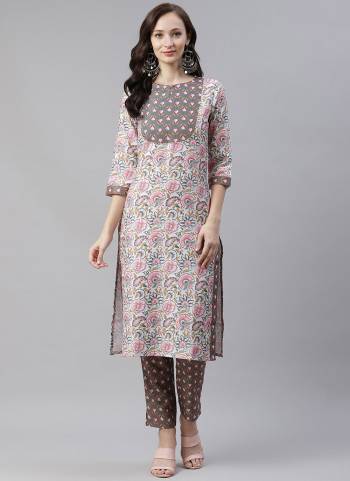 You Will Definitely Earn Lots Of Compliments Wearing This Pretty Set.This Kurti is Fabricated On Rayon Pair With Rayon Pant. Beautified With Designer Digital Printed