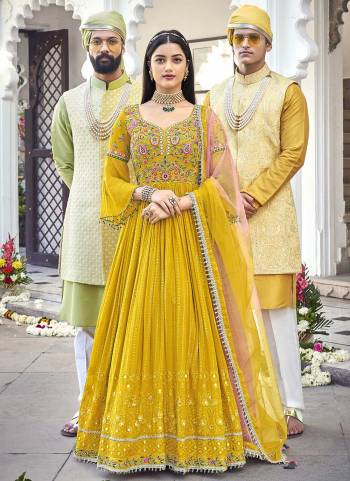 For a Bold And Beautiful Look,Grab These Suit In All Over Pretty Colored.Its Top Is Fabricated On Georgette Based Pair With Santoon Bottom And Net Dupatta With Heavy Work Buy Now.