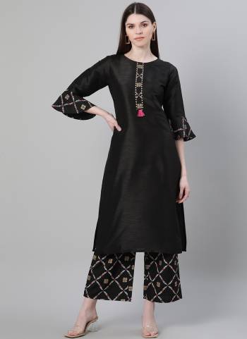 Grab These Beautiful Kurti In Pretty Colored.These Kurti is Fabricated On PolySIlk Beautified With Designer Fil Print.Buy Now.