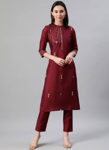 Grab These Beautiful Kurti In Pretty Colored.These Kurti is Fabricated On PolySIlk Beautified With Designer Fil Print.Buy Now.