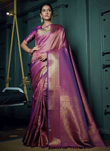 Grab These Fancy Saree n Lovely Colored.Its Saree And Blouse Are Fabricated On Kanjivaram Silk Beautified With Heavy Wevon Designer Work .