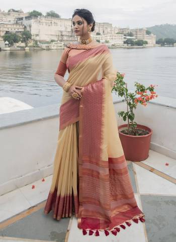 For A Pretty Look,Grab These Beautiful Saree Come With Pretty Blouse.Its Saree is Fabricated On South Silk  Pair With Art Silk Blouse Beautified With Wevon Checks   Work