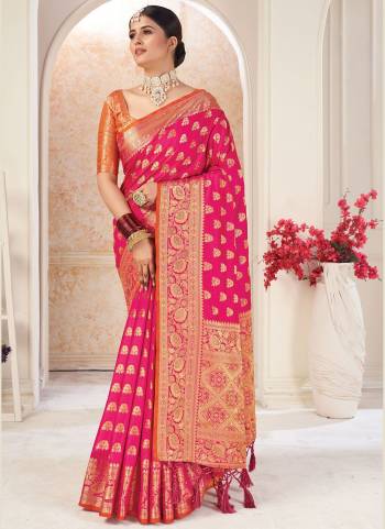 Simple And Elegant Looking Saree is Here in Pretty Colored.Its Saree And Blouse?Fabricated On Silk Come With Heavy Wevon Designer Work