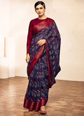 Grab These Saree in Lovely Colored.Its Saree And Blouse Are Fabricated On?Silk Blend Beautified With Wevon Border,Printed Work