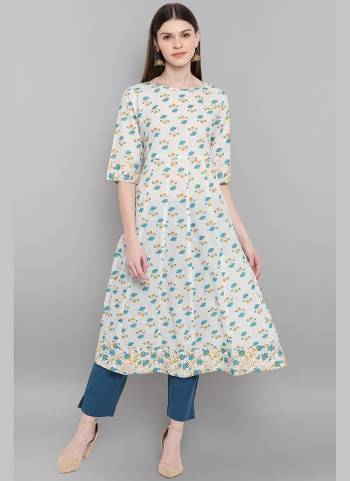 You Will Definitely Earn Lots Of Compliments Wearing This Readymade Kurti In Pretty Colored. This Readymade Kurti Is Fabricated On Cotton Beautified With Designer Printed