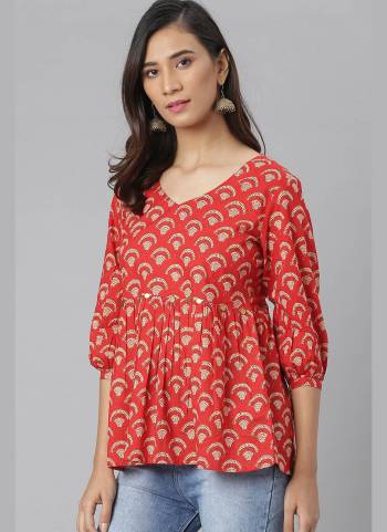 Grab These Casual Wear Kurti in Pretty Colored.kurti is fabricated on Cotton Based With Designer Printed.its Easy To Carry All Day Long.