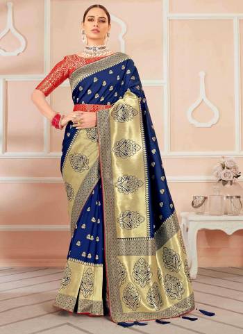 Grab These Traditional Wear Lovely Saree Pair With Pretty Bloue.Its Saree And Blouse Are Fabricated On Banarasi Silk Come With Heavy Wevon Designer.