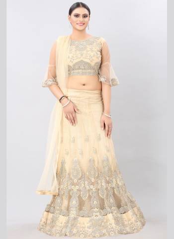 Grab These Lehenga Choli in All Over Pretty Colored.Its Lehenga is Fabricated On Net Based.Beautified With Designer Embroidery Work