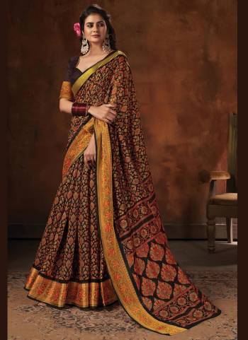 For a Beautiful Look, Grab This Fancy Saree In All Over Pretty Colored.Its Saree And Blouse Are Fabricated On Cotton Blend.Its Beautified With Designer Printed.