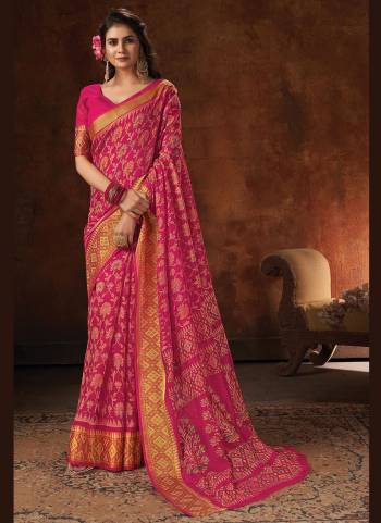 For a Beautiful Look, Grab This Fancy Saree In All Over Pretty Colored.Its Saree And Blouse Are Fabricated On Cotton Blend.Its Beautified With Designer Printed.