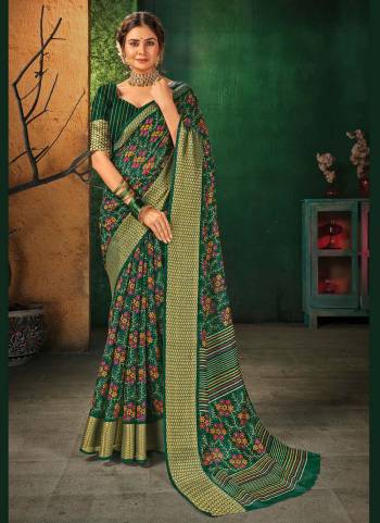 Adorn The Pretty Angelic Look In This Beautiful Saree In Pretty Colored Pair With Blouse.These Saree And Blouse Are Fabricated On Silk Blend.Its Beautified With Heavy Wevon Designer