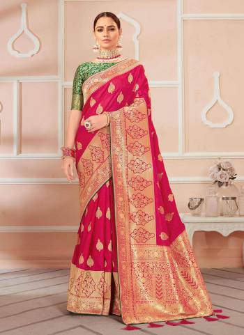 For A Beautiful Look , Grab These Fancy Designer Saree In All Over Fine Colored.These Saree And Blouse Are Fabricated On Banarasi Silk Beautified With Heavy Wevon Designer