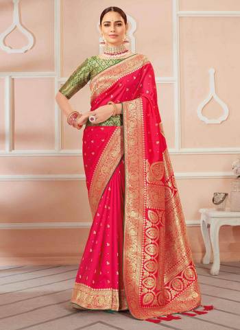 For A Beautiful Look , Grab These Fancy Designer Saree In All Over Fine Colored.These Saree And Blouse Are Fabricated On Banarasi Silk Beautified With Heavy Wevon Designer