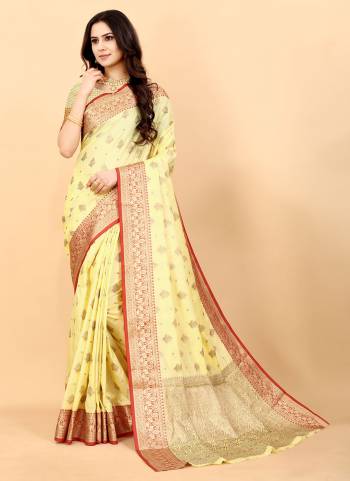 Enhance Your Beauty wearing This?Saree In Fine Colored.These Saree And Blouse Are Fabricated On Silk Based.Its Beautified With Heavy Jari Wevon Designer.