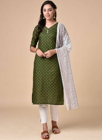 Elegant And Attractive, Both At The Same Time With This Beautiful Readymade Suit In Fine Colored.These Top And Bottom Are Fabricated On Cotton Based Pair With Cotton Dupatta.Beautified with Designer Foil Printed.