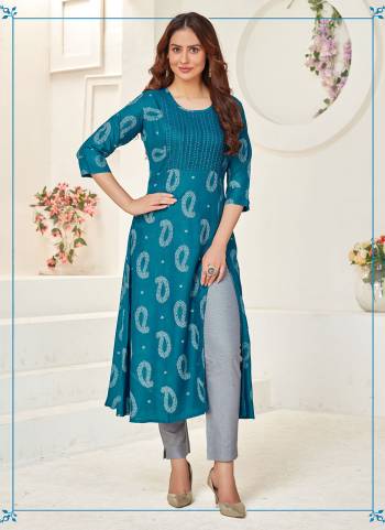 No More Worry For What To Wear At Your Place, Grab?These Kurti in Fine Colored.These Kurti Is Fabricated on Rayon With Printed Work.its Available In All Regular SIze.Buy Now