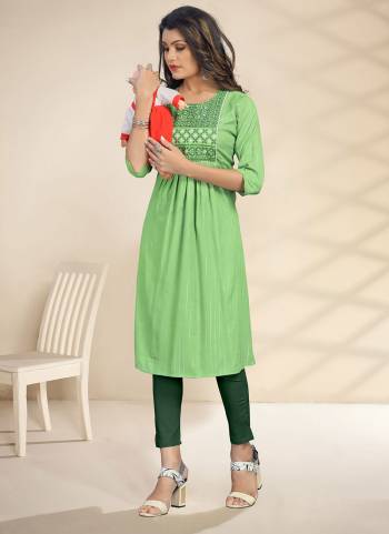 Grab These Readymade Kurti is Specially Made for Feeding And During Maternity Period.Its Come With Rayon Fabric With Embroidery Work