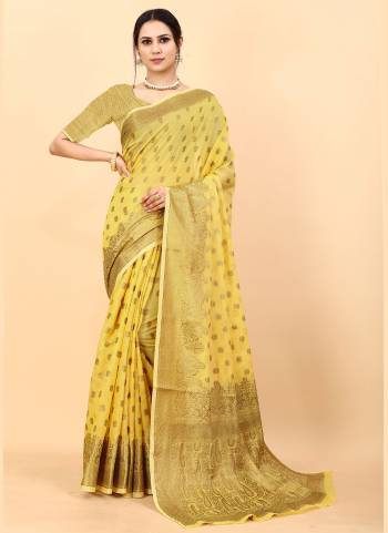 Enhance Your Beauty wearing This Saree In Fine Colored.These Saree Is Fabricated On Soft Cotton Slub Pair With Brocade Silk Blouse.Beautified With Heavy Jari Wevon Designer.
