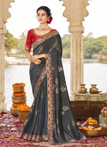 For A Pretty Look , Grab These Fancy Saree in All Over Fine Colored.Its Saree is Fabricated On Vichitra Silk Pair With Jacquard Blouse.Its Beautified With Designer Printed.