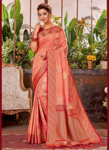 Enhance Your Beauty wearing This Saree In Fine Colored.These Saree Is Fabricated On Silk Based Pair With Silk Blouse And Beautified With Designer Weaving Work.