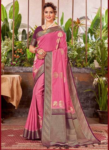 Enhance Your Beauty wearing This Saree In Fine Colored.These Saree Is Fabricated On Silk Based Pair With Silk Blouse And Beautified With Designer Weaving Work.