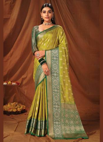 For A Beautiful Look,Grab These Fancy Saree In Fine Colored.These Saree And Blouse Are Fbaricated On Silk Based.Its Beautified With Heavy Jari Wevon Designer Work.