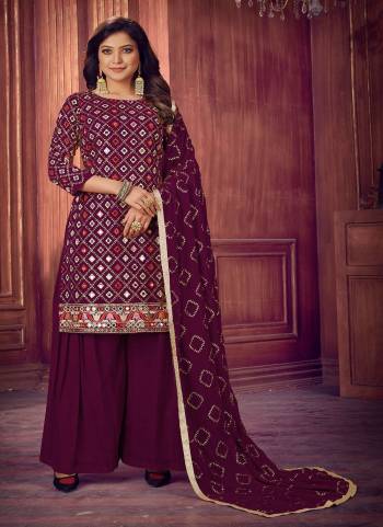 Grab These Designer Suit in All Over Pretty Colored Pair With Matching Bottom And Dupatta.These Suit is Fabricated On Georgette Pair With Georgette Bottom And Georgette Dupatta.Its Beautified With Heavy Designer Work.