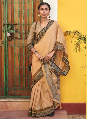 For A Pretty Look , Grab These Fancy Saree in All Over Fine Colored.These Saree is Fabricated On Linen Pair With Blouse.Its Beautified With Heavy Wevon Designer WOrk.