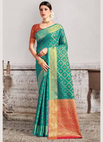 For A Different Look,Grab These Saree in All Over Beautiful Colored.These Saree And Blouse Are Fabricated On Silk Based.Its Beautified With Heavy Jari Wevon Designer Work.