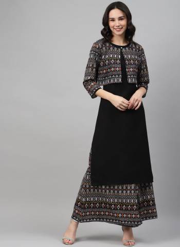 Grab These Casual Wear Beautiful Kurti in Fine Colored.These kurti is Fabricated on Rayon Based With Designer Foil Print Work.Its Available in All Regular Size.Buy Now..