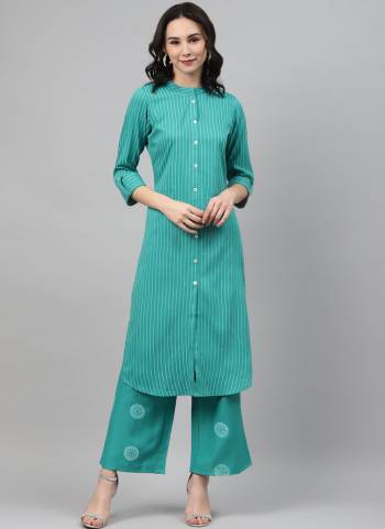 Grab These Casual Wear Beautiful Kurti in Fine Colored.These kurti is Fabricated on Rayon Based With Designer Foil Print Work.Its Available in All Regular Size.Buy Now..