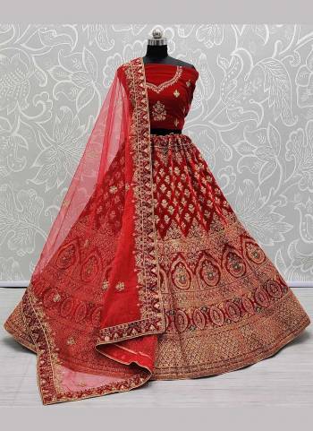 Grab These Designer Lehenga in All Over Same Colored.These Lehenga And Blouse Are Fabricated On Velvet Based Pair With Soft Net Dupatta.Its Beautified With Heavy Designer Work.