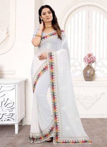 for  A Beautiful Look Grab These Saree in All Over Fine Colored Pair With Blouse.These Saree And Blouse Are Fabricated On Georgette Based.Its Beautified With Designer Embroidery Work.