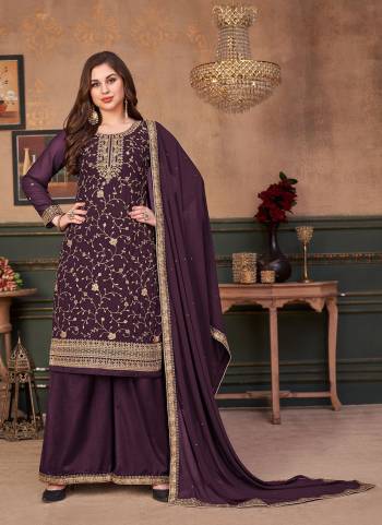 Celebrate This Festive With Beauty And Comfort Wearing This Suit?in All Over Fine Colored Pair With Bottom And Dupatta.These Suit is Fabricated On Faux Georgette Pair With Santoon Bottom And Faux Georgette Dupatta.Its Beautified With Heavy Designer Embroidery Work.