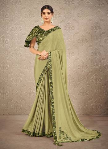 Shine Bright With This Beautiful Saree in All Over Fine Colored.These Saree is Fabricated on Silk Georgette Pair With Raw Silk Blouse.Buy Now These Pretty Saree.