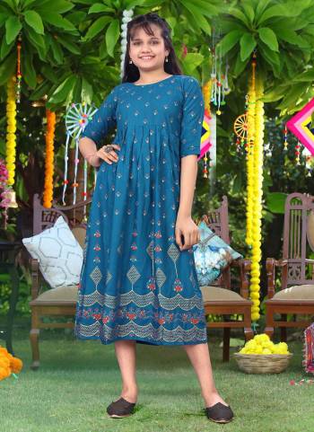 Grab These Children Wear Readymade Kurti in Lovely Colored Come With Rayon Fabric.Its Beautified With Designer Printed.Buy Now