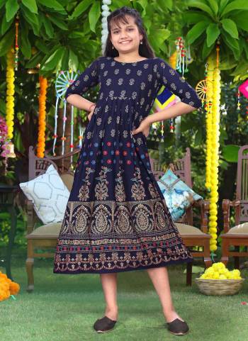 Grab These Children Wear Readymade Kurti in Lovely Colored Come With Rayon Fabric.Its Beautified With Designer Printed.Buy Now