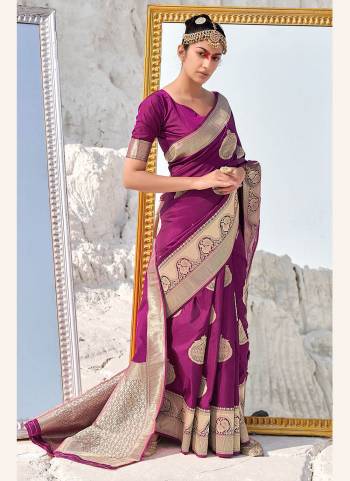 For A Beautiful Look,Grab These Saree in Al lover Fine Colored.These Saree And Blouse Are Fabricated On Banarasi Silk.Its Beautified With Heavy Wevon Designer Work.