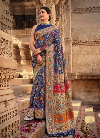 For A Proper Look,Grab These Saree in Fine Colored Pair With Matching Blouse.These Saree And Blouse Are Fabricated On Kani Silk.Its Beautified With Wevon Designer Work.