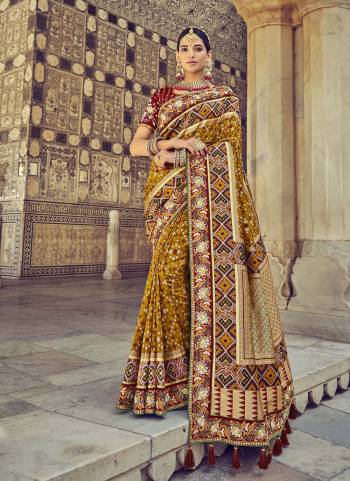 Grab These Heavy Designer Look Saree in Lovely Colored pair With Designer Blouse.These Saree And Blouse Are Fabricated On Silk Based.its Beautified With Wevon Designer And Mirror Embroidery Work.